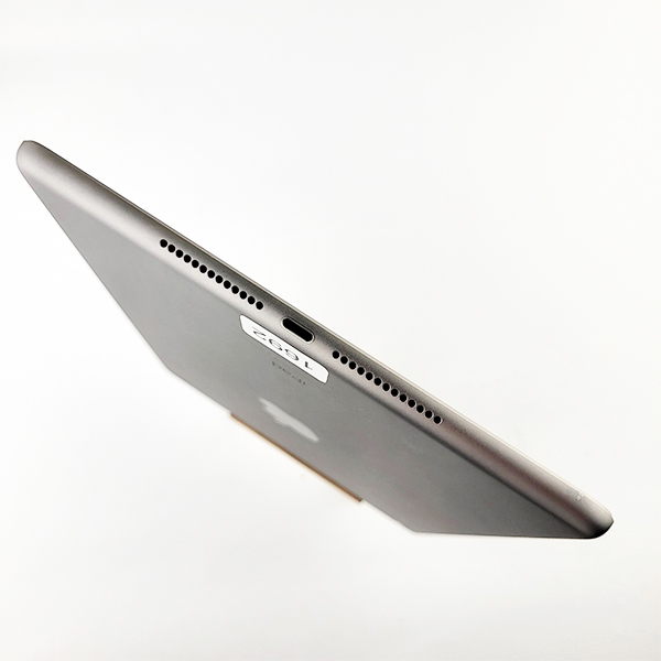 Apple Ipad 5 9.7(2018) 32GB Silver WI-FI Б/У №1692 (стан 8/10)