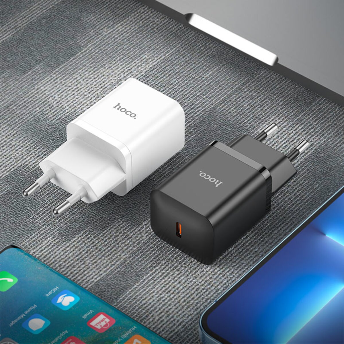 Мережевий зарядний пристрій HOCO N27 Innovative single port PD20W charger White