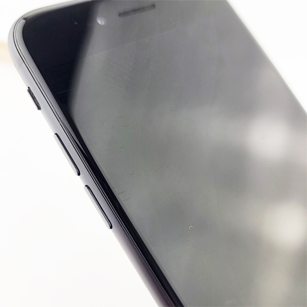 Apple SE 2020 64Gb Black Б/У №1927 (стан 8/10)