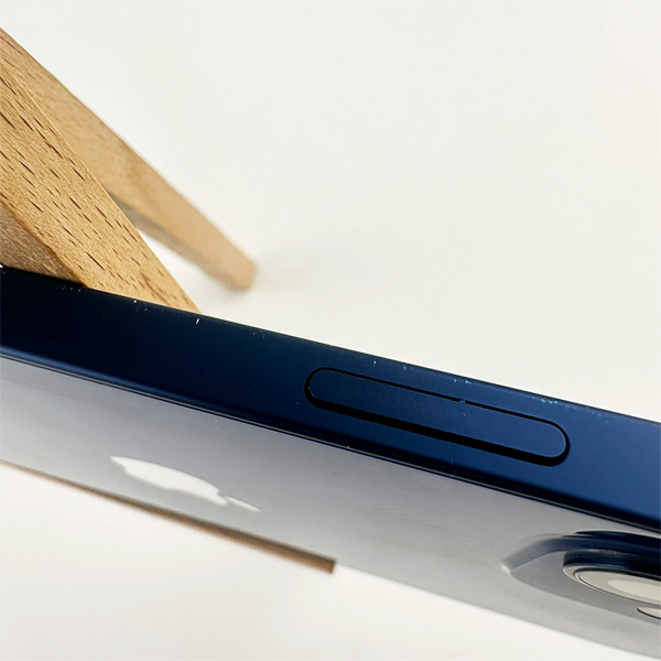 Apple iPhone 12 64GB Blue Б/У №1040 (стан 8/10)