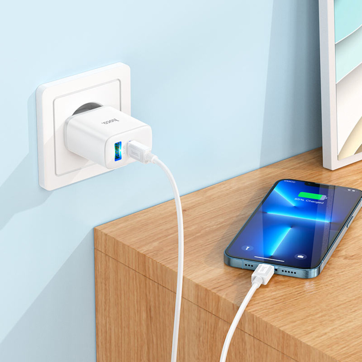 Мережевий зарядний пристрій HOCO C105A Stage dual port PD20W+QC3.0 charger set (C to iP)(EU) White
