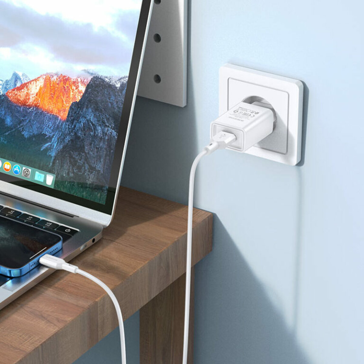 Мережевий зарядний пристрій BOROFONE BA68A Glacier single port charger set(iP) 10.5W White