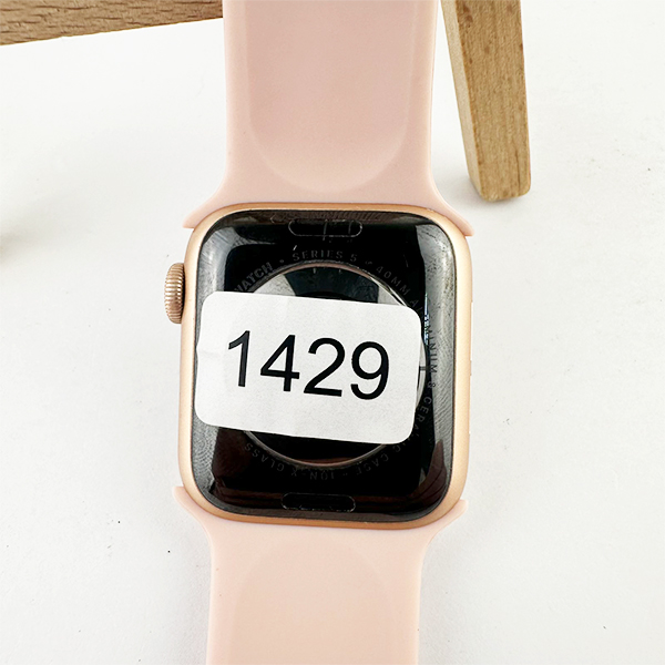 Apple Watch Series 5 40mm Gold Aluminum Б/У №1429 (стан 8/10) 