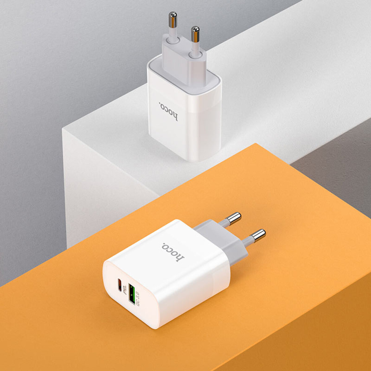 Мережевий зарядний пристрій HOCO C80A Rapido PD20W+QC3.0 charger set (Type-C TO Type-C)(EU) White