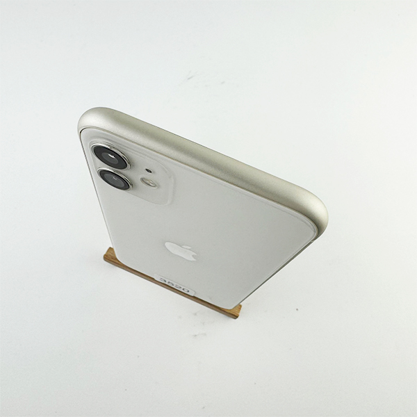 Apple iPhone 11 128GB White Б/У №3520 (Стан 8/10)