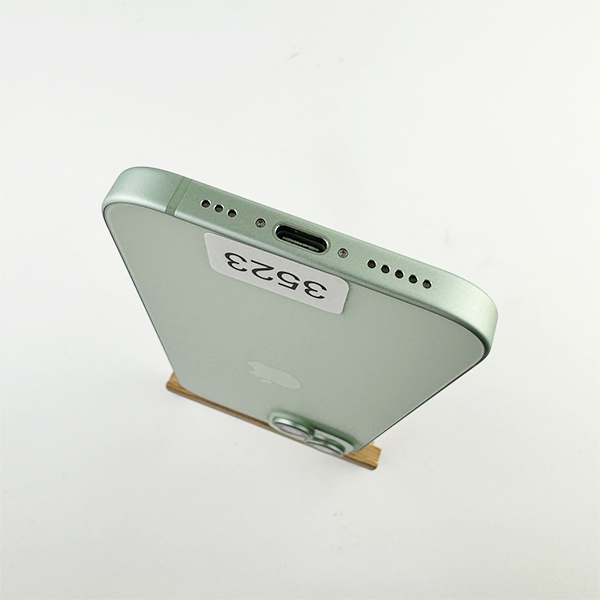 Apple iPhone 15 128GB Green Б/У №3523 (Стан 9/10)