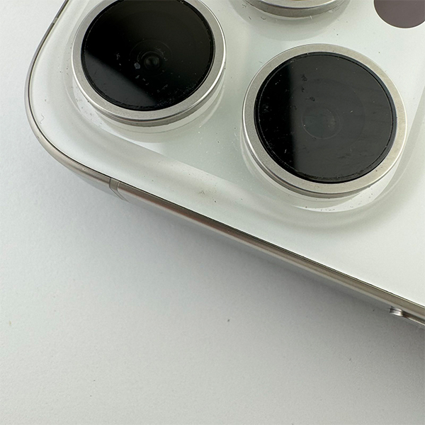 Apple iPhone 15 Pro 128GB White Titanium Б/У №3943 (Стан 8/10)