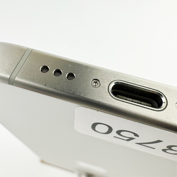 Apple iPhone 15 Pro 256GB White Titanium E-Sim Б/У №3750 (Стан 8/10)