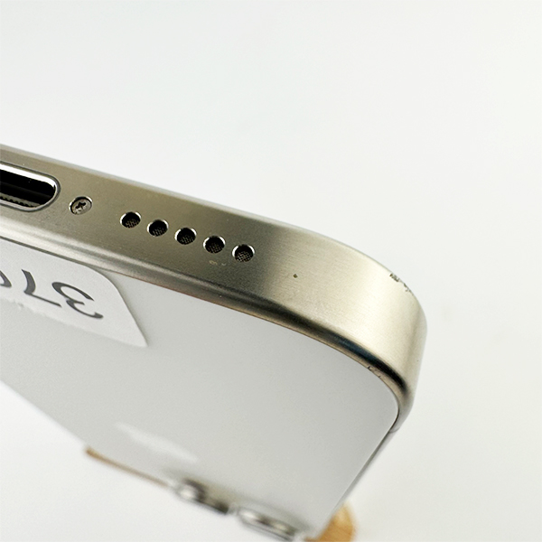 Apple iPhone 15 Pro 128GB White Titanium Б/У №3769 (Стан 8/10)