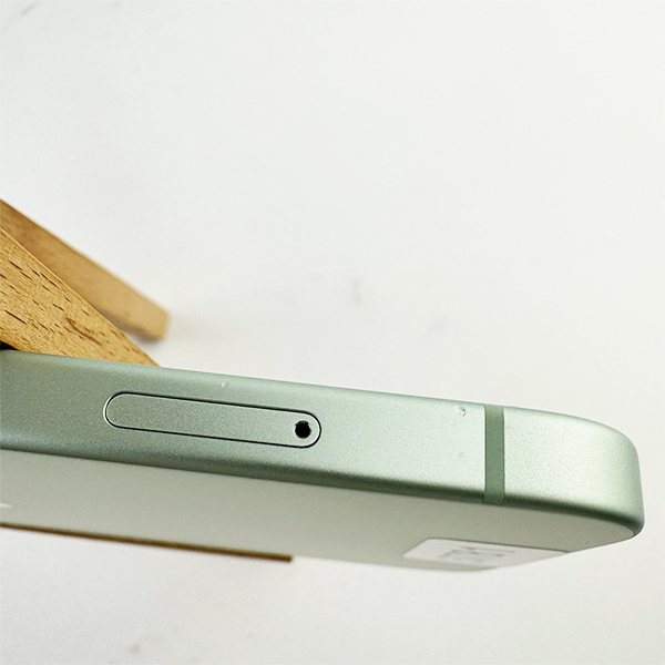 Apple iPhone 15 128GB Green Б/У  №3781 (Стан 10/10)