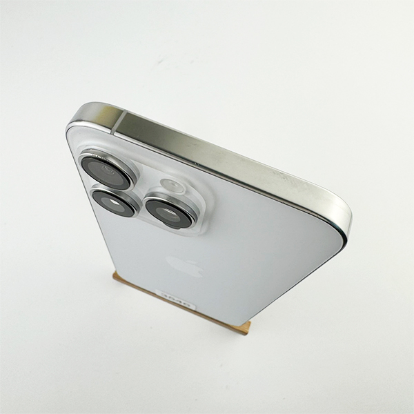Apple iPhone 16 ProMax 256GB White Titanium Б/У №3546 (Стан 8/10)