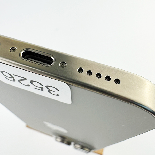 Apple iPhone 16 Pro 128GB Natural Titanium Б/У №3526 (Стан 9/10)