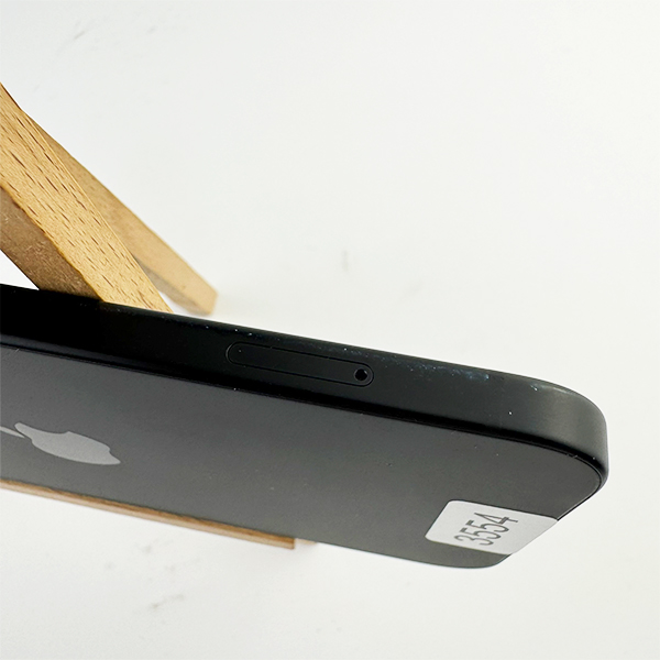 Apple iPhone 15 128GB Black Б/У №3554 (Стан 8/10)