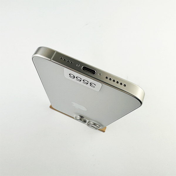Apple iPhone 15 Pro Max 256GB White Titanium Б/У №3556 (Стан 8/10)
