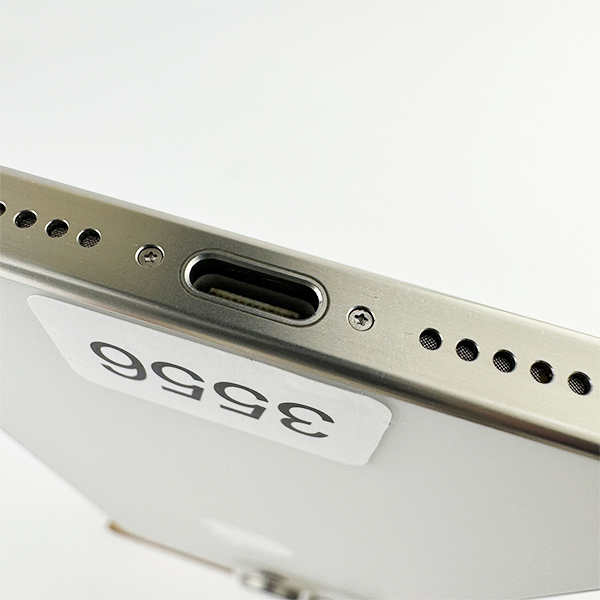 Apple iPhone 15 Pro Max 256GB White Titanium Б/У №3556 (Стан 8/10)