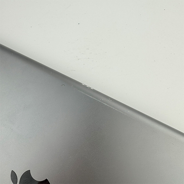Apple iPad 11,7 32GB (8th generation) Silver Б/У №3333 (Стан 7/10)