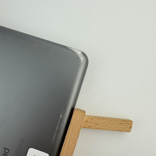 Apple iPad 11,7 32GB (8th generation) Silver Б/У №3333 (Стан 7/10)