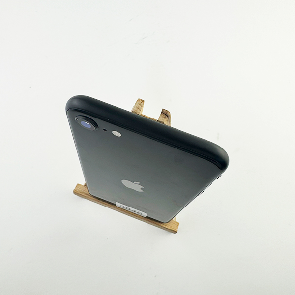 Apple iPhone SE (2020) 128GB Black Б/У №3848 (Стан 8/10)