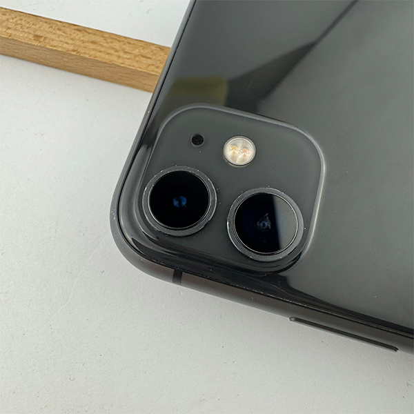 Apple iPhone 11 128GB Black Б/У №3852 (Стан 8/10)