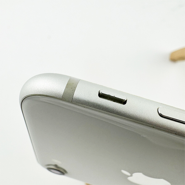 Apple iPhone 8 64GB Silver Б/У №3854 (Стан 9/10)