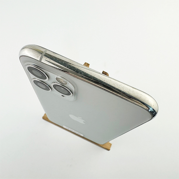 Apple iPhone 11 Pro 256GB Silver Б/У №3225 (Стан 7/10)
