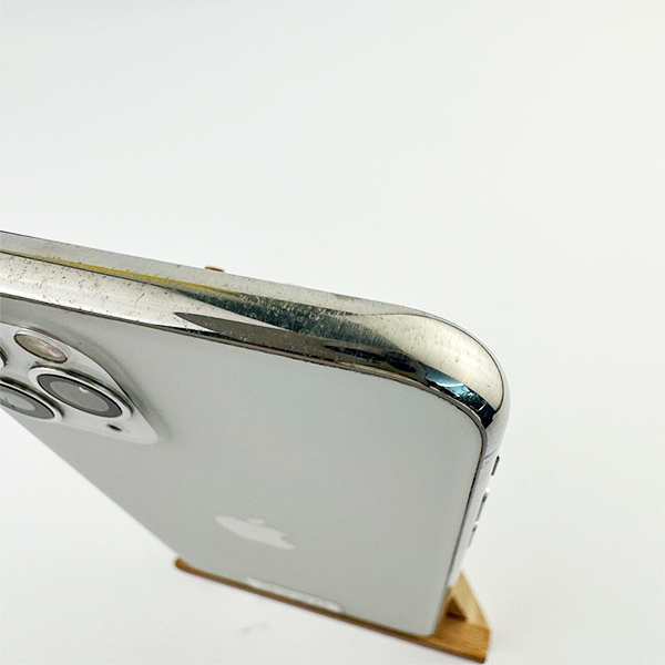 Apple iPhone 11 Pro 256GB Silver Б/У №3225 (Стан 7/10)