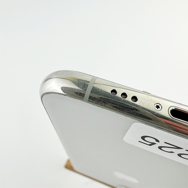 Apple iPhone 11 Pro 256GB Silver Б/У №3225 (Стан 7/10)
