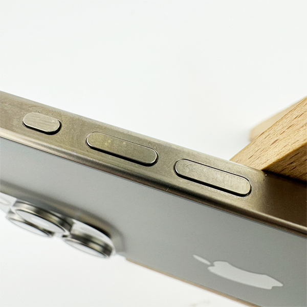 Apple iPhone 15 Pro 256GB Natural Titanium  Б/У №3249 (Стан 8/10)