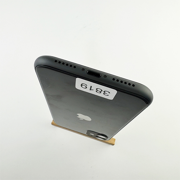 Apple iPhone 11 64GB Black Б/У №3819 (Стан 8/10)