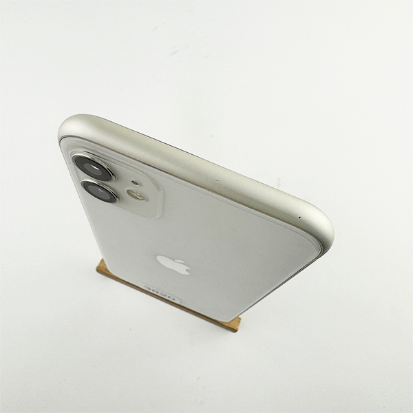Apple iPhone 11 64GB White Б/У №3820 (Стан 8/10)