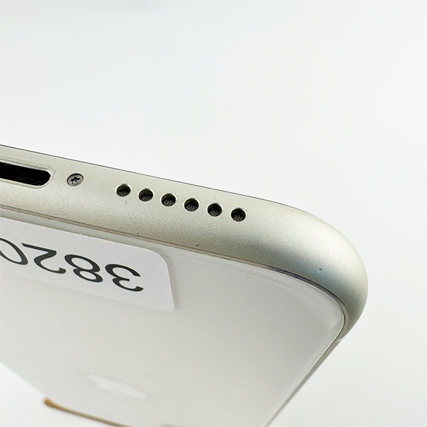Apple iPhone 11 64GB White Б/У №3820 (Стан 8/10)