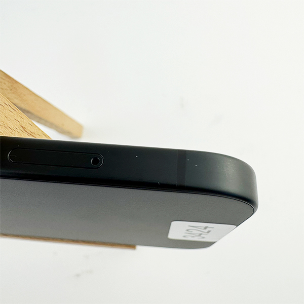 Apple iPhone 15 128GB Black Б/У №3424 (Стан 8/10)
