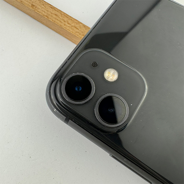 Apple iPhone 11 64GB Black Б/У №3517 (Стан 8/10)