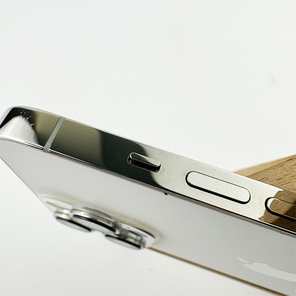 Apple iPhone 13 Pro 256GB Silver Б/У №3570 (стан 8/10)