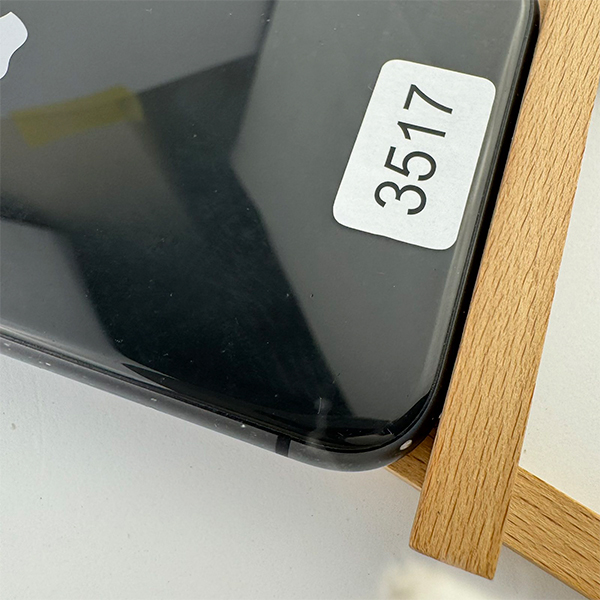 Apple iPhone 11 64GB Black Б/У №3517 (Стан 8/10)