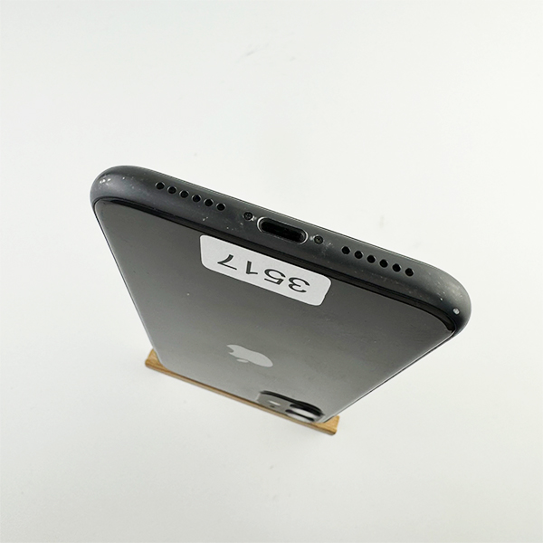 Apple iPhone 11 64GB Black Б/У №3517 (Стан 8/10)