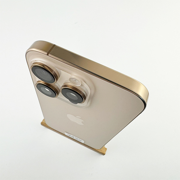 Apple iPhone 16 Pro 256GB Desert Titanium Б/У №3432 (Стан 8/10)