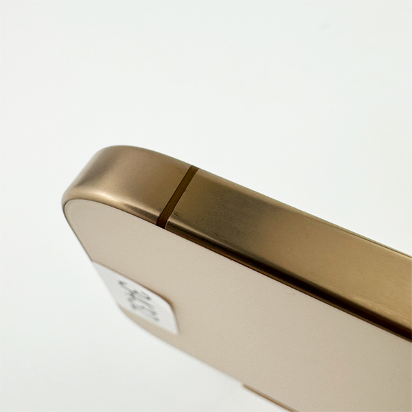 Apple iPhone 16 Pro 256GB Desert Titanium Б/У №3432 (Стан 8/10)
