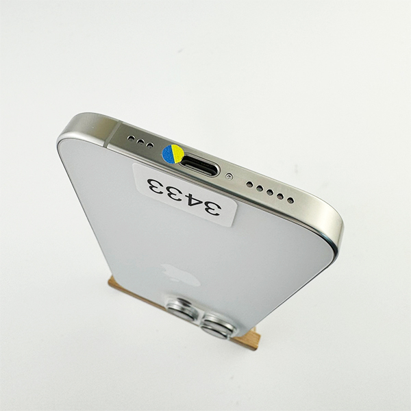 Apple iPhone 16 Pro 256GB White Titanium Б/У №3433 (Стан 10/10)