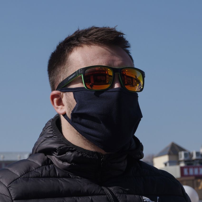 Многоразовая защитная маска для лица черная (размер L)
