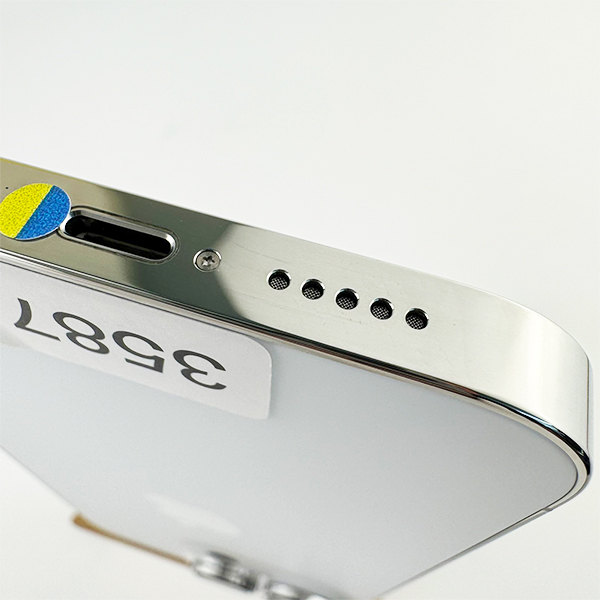 Apple iPhone 14 Pro 256GB Silver Б/У №3587 (Стан 8/10)