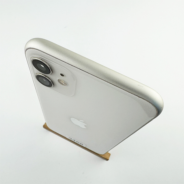 Apple iPhone 11 64GB White Б/У №3458 (Стан 7/10)