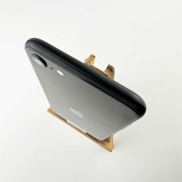 Apple SE 2 128Gb Black Б/У №2595 (Стан 8/10)