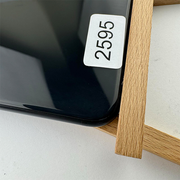 Apple SE 2 128Gb Black Б/У №2595 (Стан 8/10)