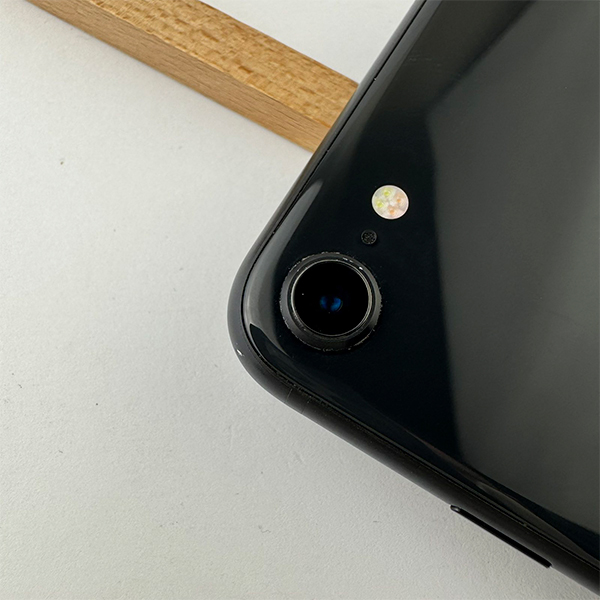 Apple SE 2 128Gb Black Б/У №2595 (Стан 8/10)