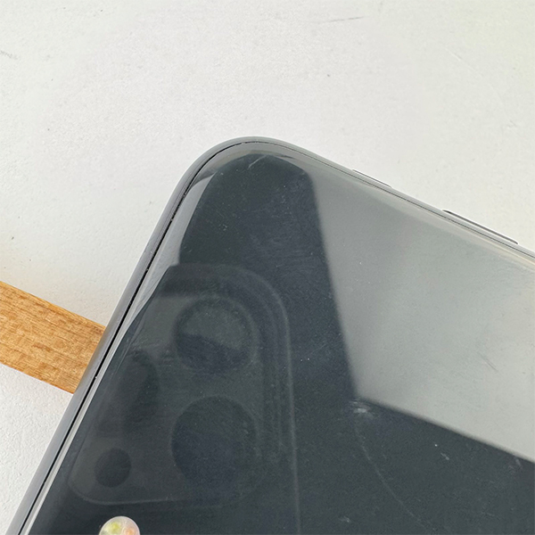 Apple SE 2 128Gb Black Б/У №2595 (Стан 8/10)