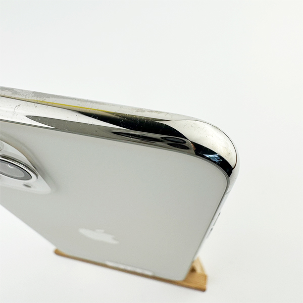 Apple iPhone 11Pro 64GB Silver Б/У №3141 (Стан 8/10)