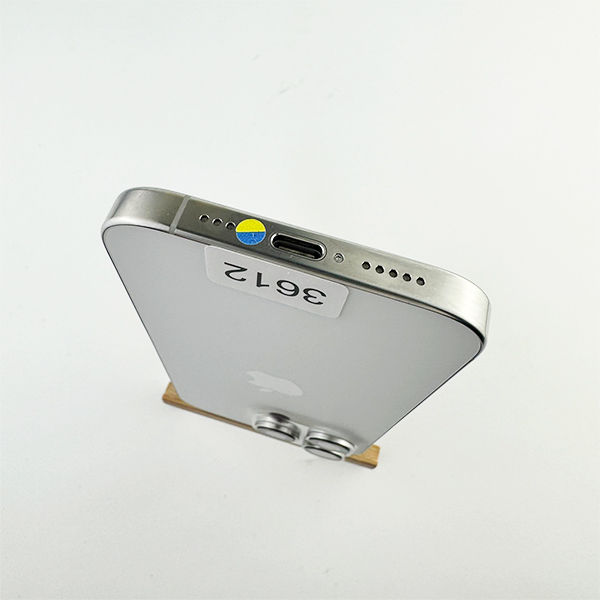 Apple iPhone 16 Pro 128GB White Titanium Б/У №3612 (Стан 8/10)