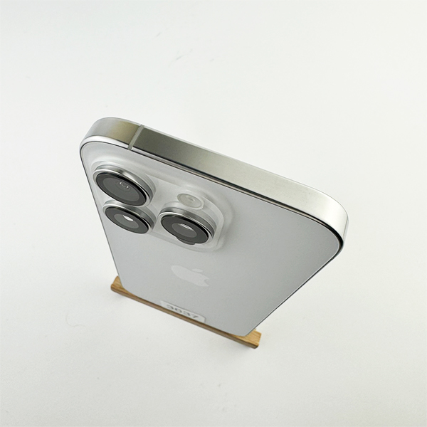 Apple iPhone 16 Pro 256GB White Titanium Б/У №3637 (Стан 9/10)