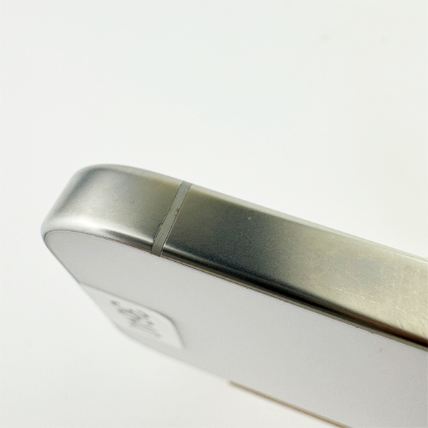 Apple iPhone 16 Pro 128GB White Titanium Б/У №3640 (Стан 8/10)